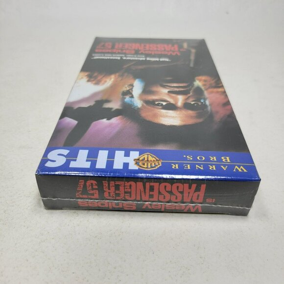 Passenger 57 (NEW SEALED VHS, 1998 WB Hits) Watermark Wesley Snipes - Picture 5 of 8
